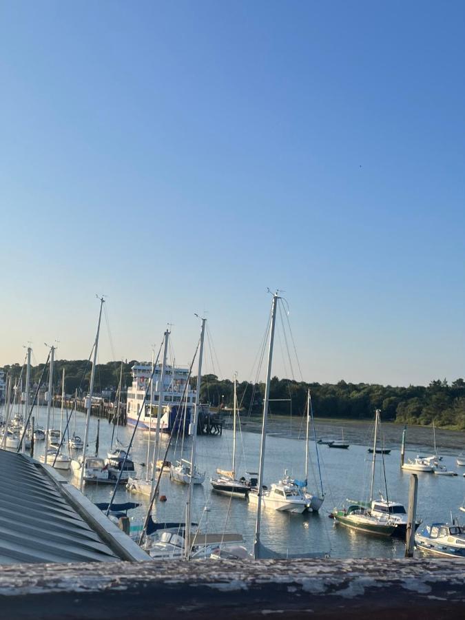 No 64 Bed And Breakfast Lymington Bagian luar foto